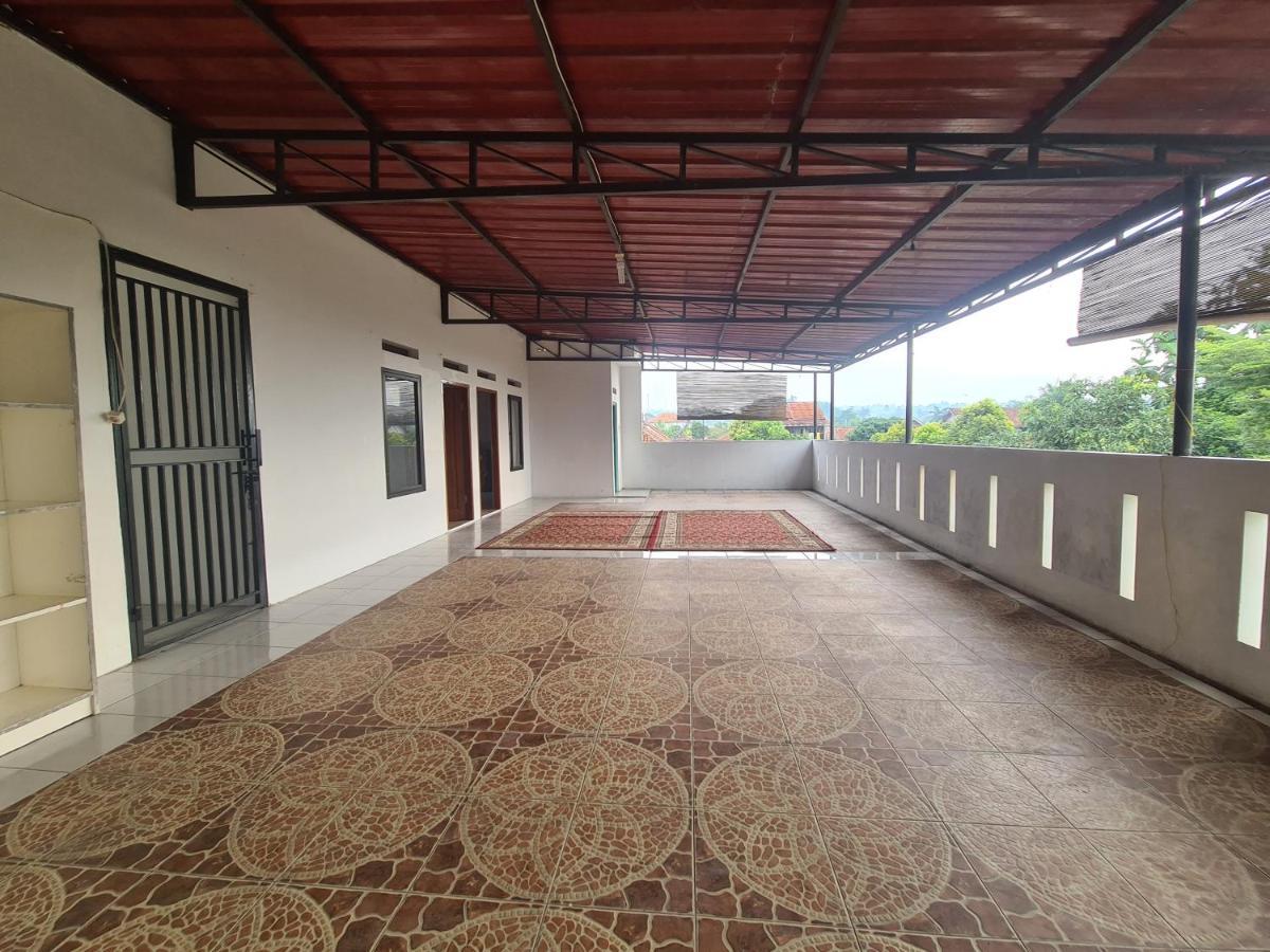 Kampung Istal Villa Pamijahan Богор Екстер'єр фото