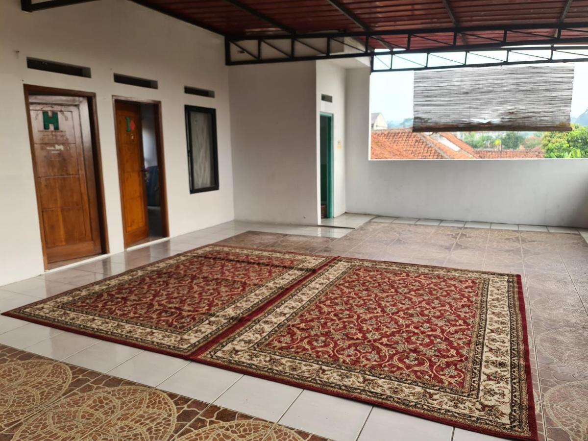 Kampung Istal Villa Pamijahan Богор Екстер'єр фото